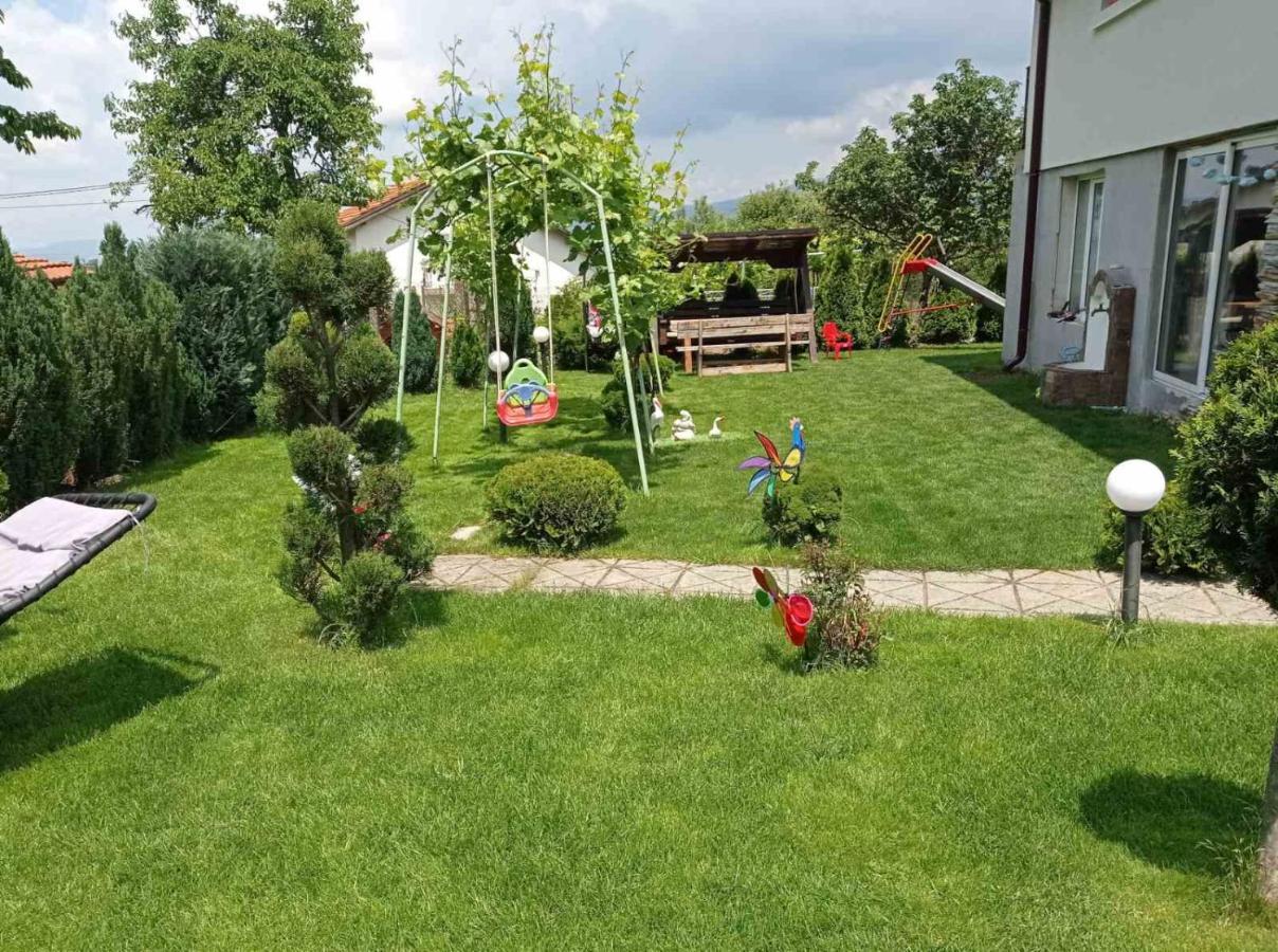 Семейна Къща Лазарови Sapareva Banya Exterior photo